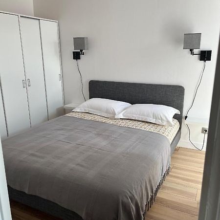 Appartement De La Fontaine A La Tour Du Pin Hyper Centre Parking Prive 외부 사진