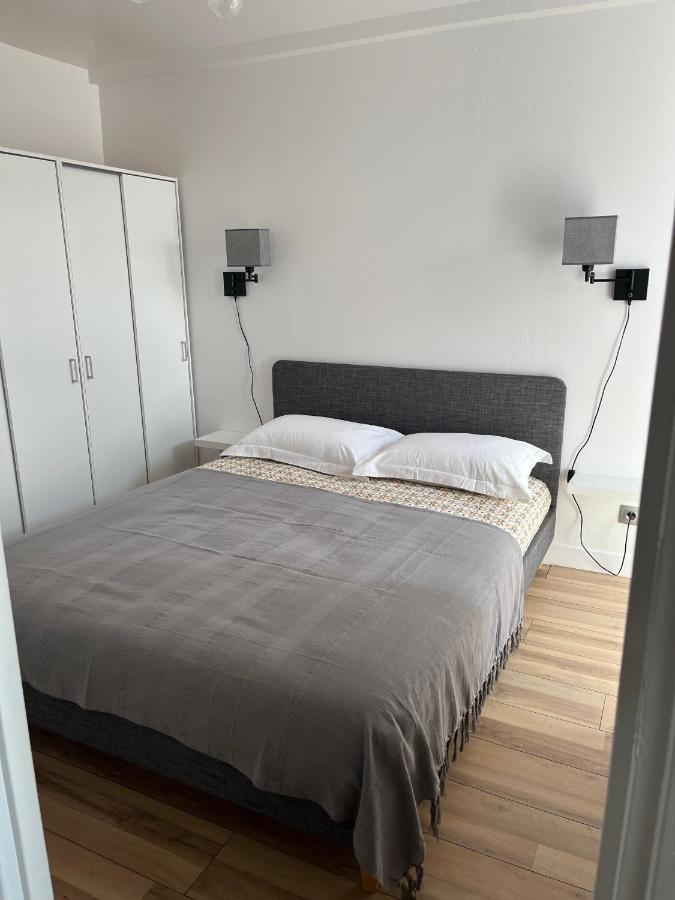 Appartement De La Fontaine A La Tour Du Pin Hyper Centre Parking Prive 외부 사진