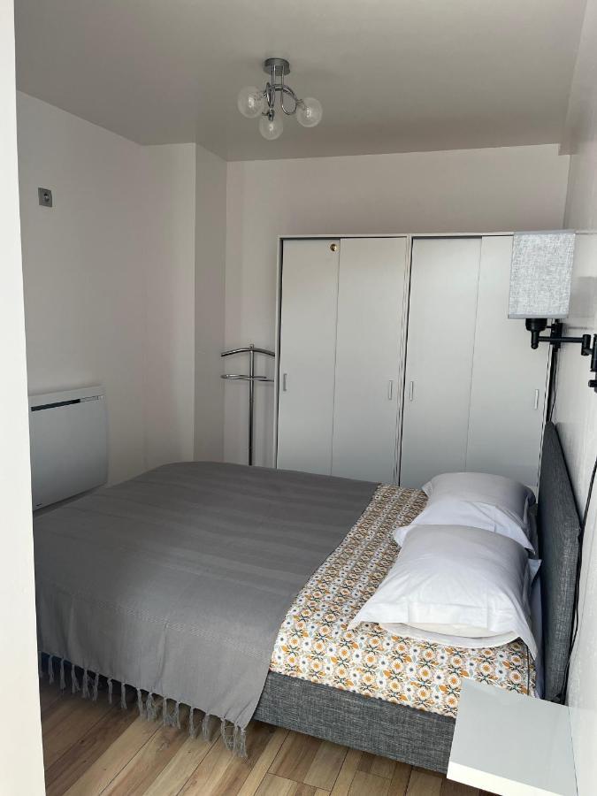 Appartement De La Fontaine A La Tour Du Pin Hyper Centre Parking Prive 외부 사진