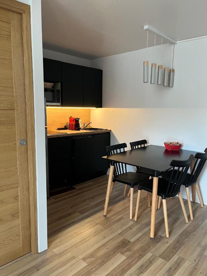 Appartement De La Fontaine A La Tour Du Pin Hyper Centre Parking Prive 외부 사진